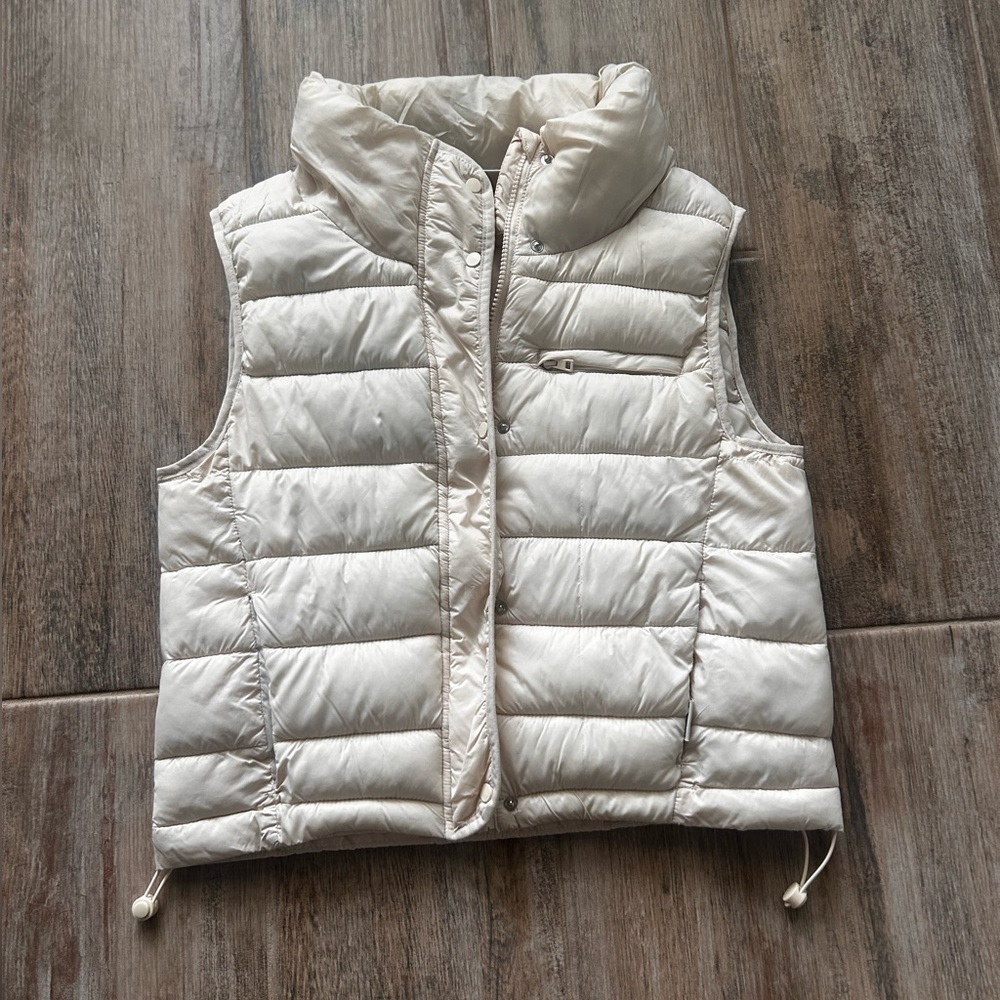 Bearpaw Cream Women’s Puffer Vest medium